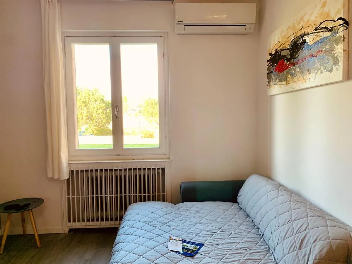Marilyn Arpa Apartment Sirmione