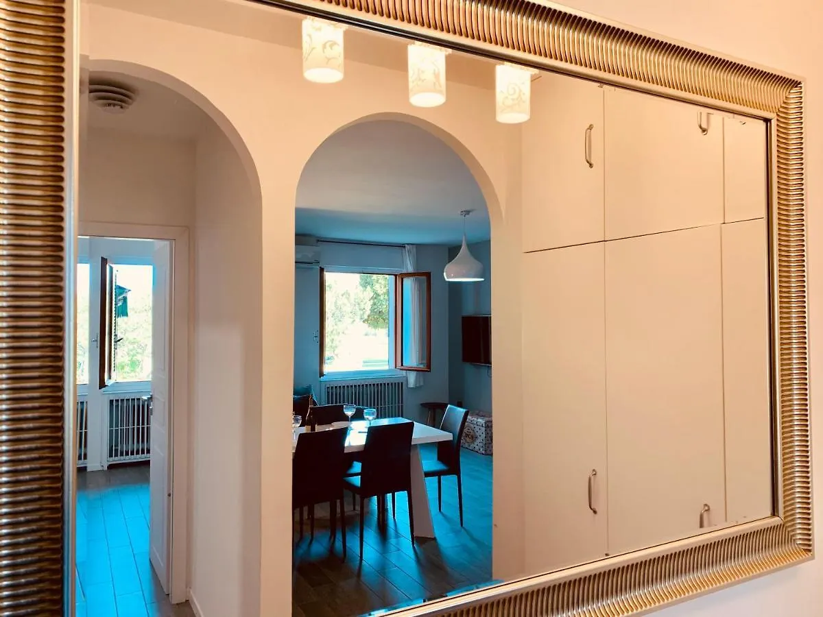 Marilyn Arpa Apartment Sirmione