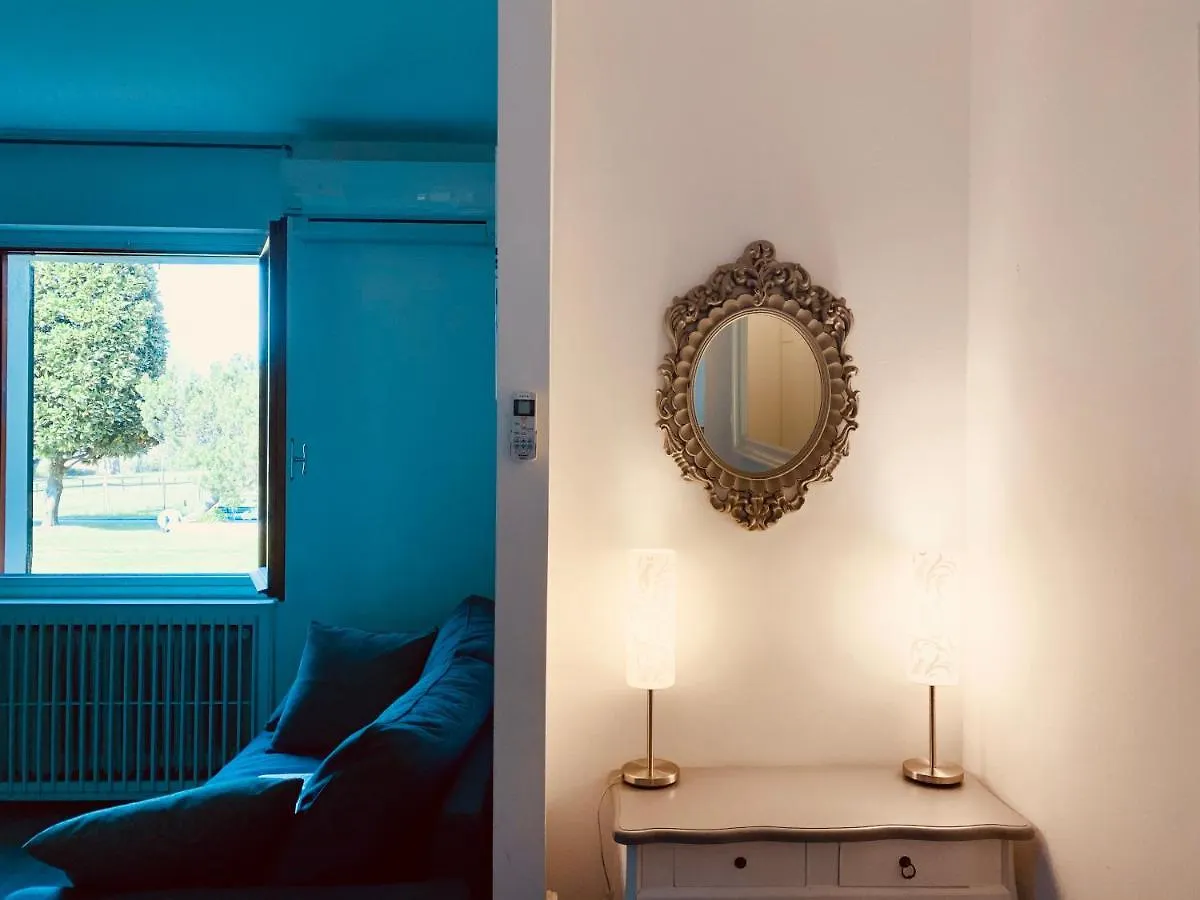 Marilyn Arpa Apartment Sirmione