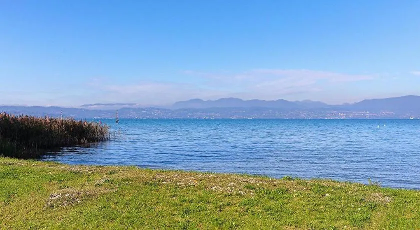 Marilyn Arpa Apartment Sirmione