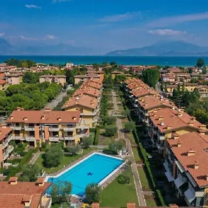  Apartment Discovery Flat With Pool & Bikes
