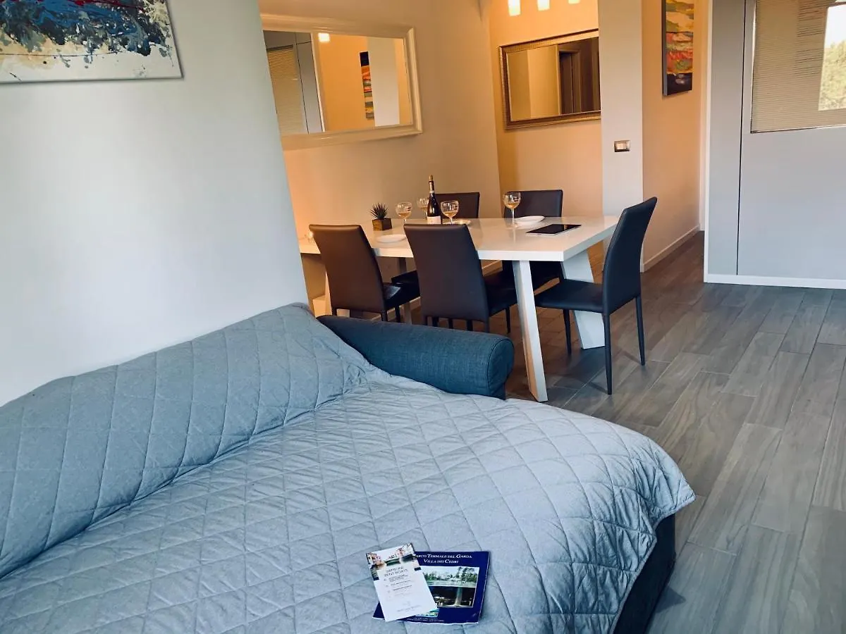 Marilyn Arpa Apartment Sirmione