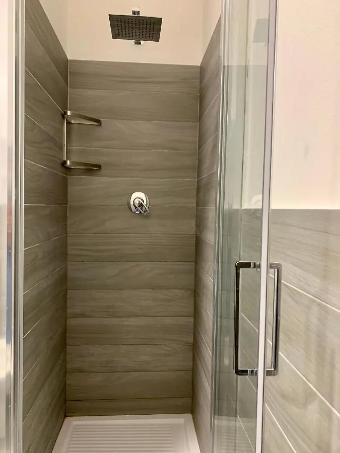 Marilyn Arpa Apartment Сирмионе