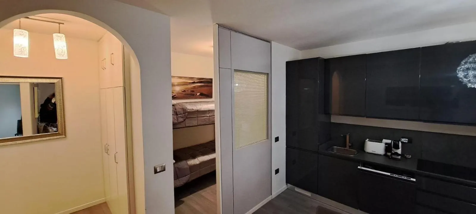 Marilyn Arpa Apartment Сирмионе