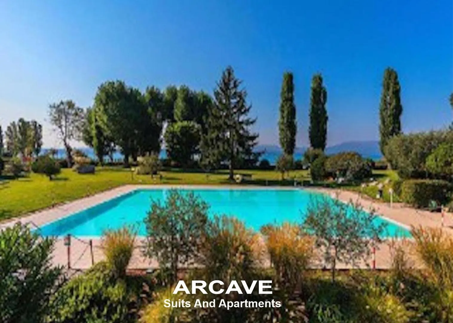 Marilyn Arpa Apartment Sirmione